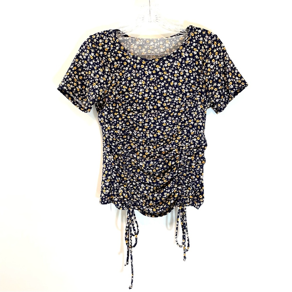 Made With Love Short Sleeved Ruched Daisy Tee